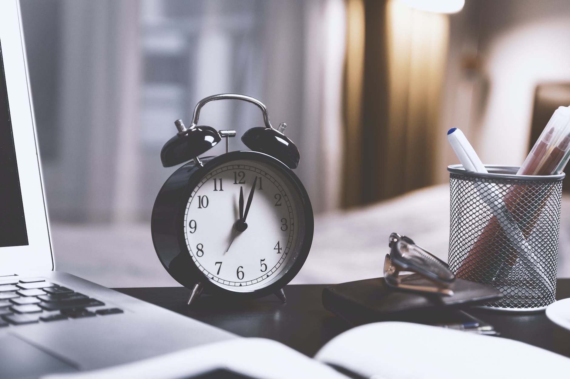 What are some creative ways to incorporate free time into a busy schedule?
