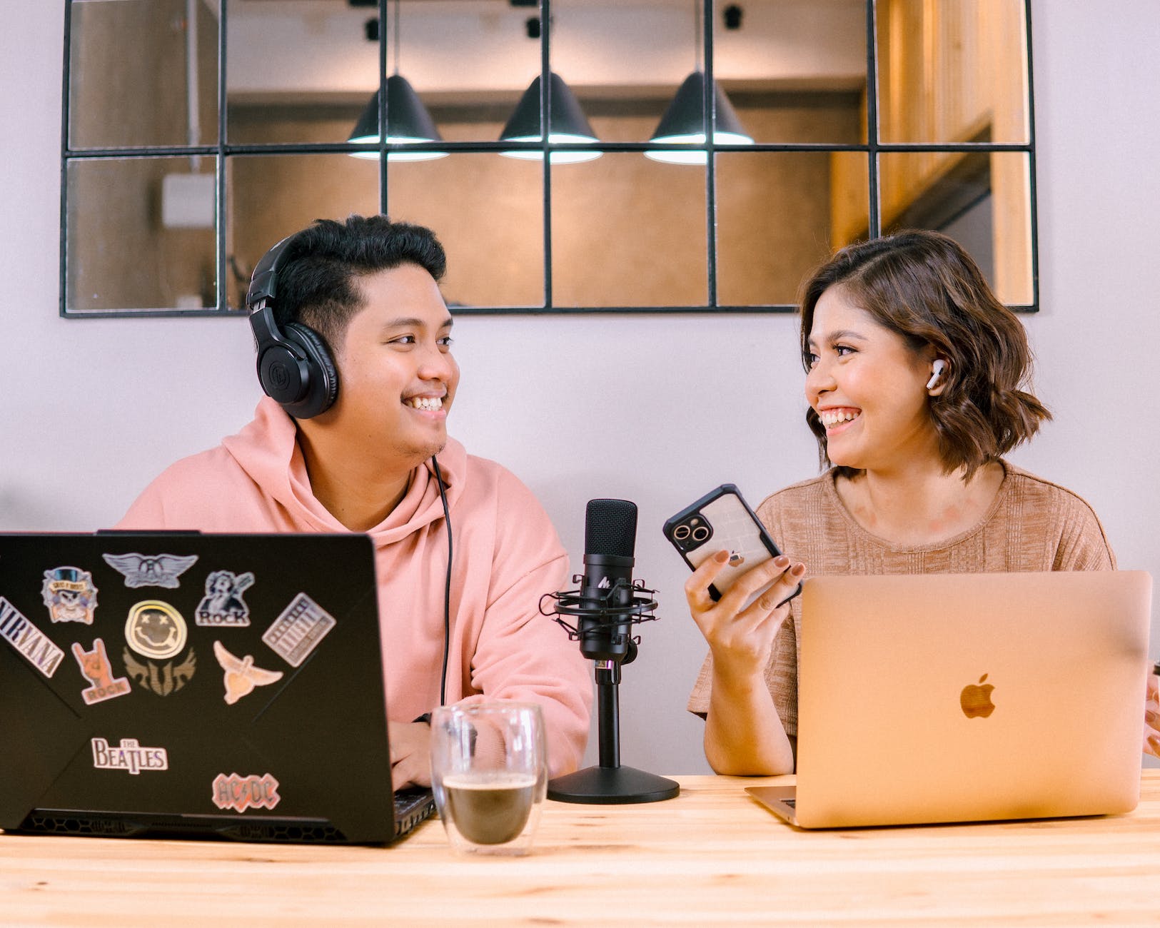 A Complete Guide to How to Start a Podcast and Make Money